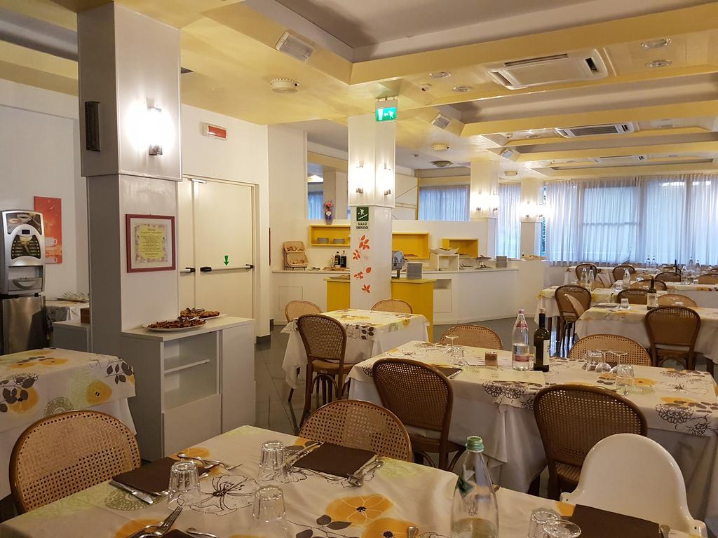 Hotel Desire' Riccione Exterior foto